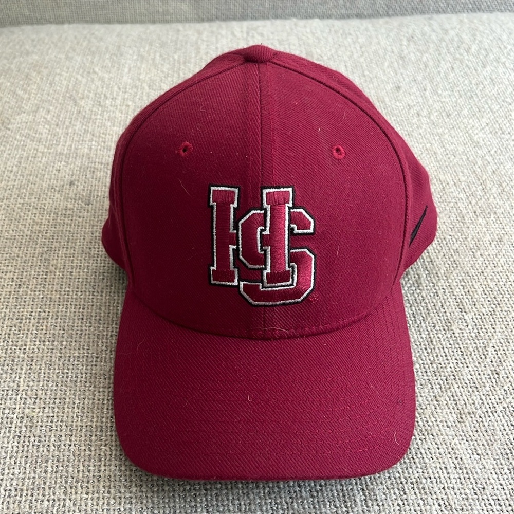 Nike Classic 99 , Hampden Sydney College fitted (flex) baseball hat. NWOT